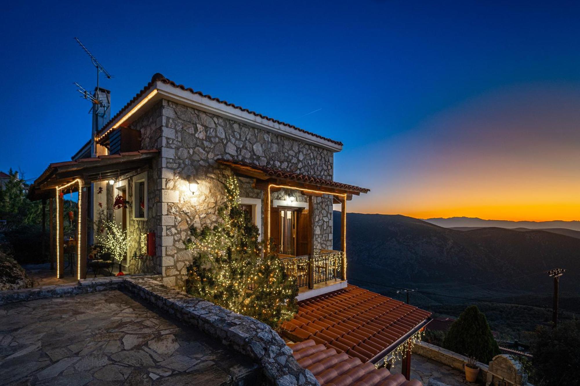 Rock Dandy Deluxe Chalet In Arachova - Delphi, Sauna, Prv Parking, Amazing View Buitenkant foto