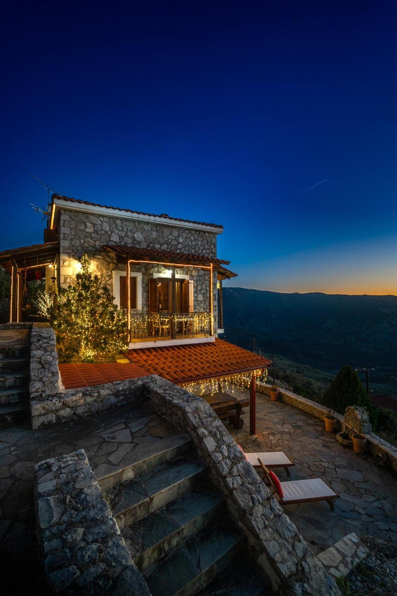 Rock Dandy Deluxe Chalet In Arachova - Delphi, Sauna, Prv Parking, Amazing View Buitenkant foto