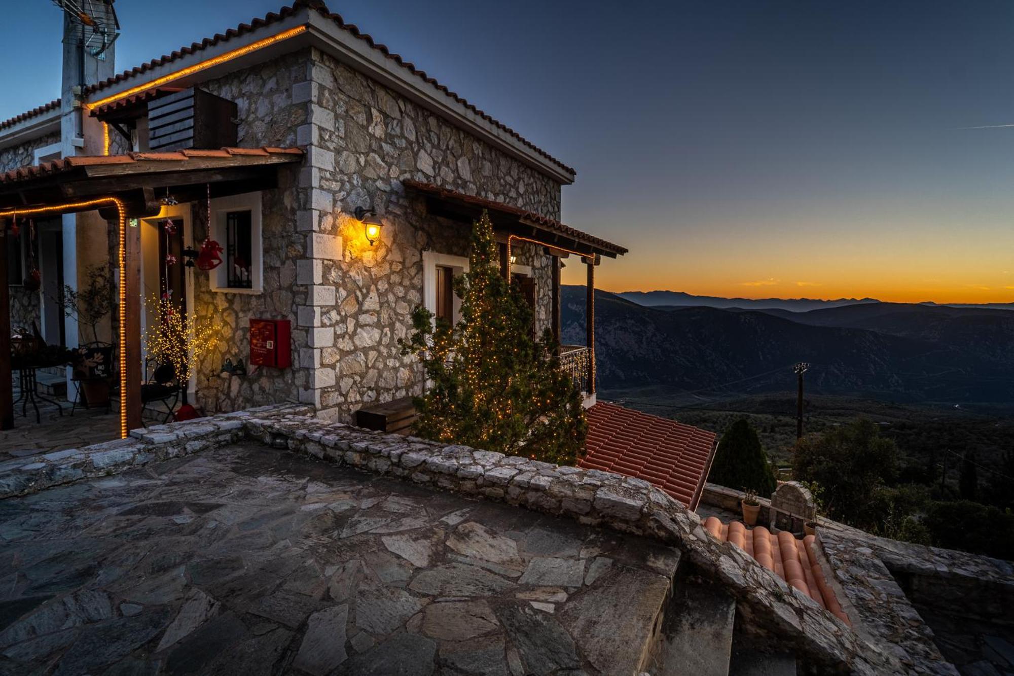 Rock Dandy Deluxe Chalet In Arachova - Delphi, Sauna, Prv Parking, Amazing View Buitenkant foto