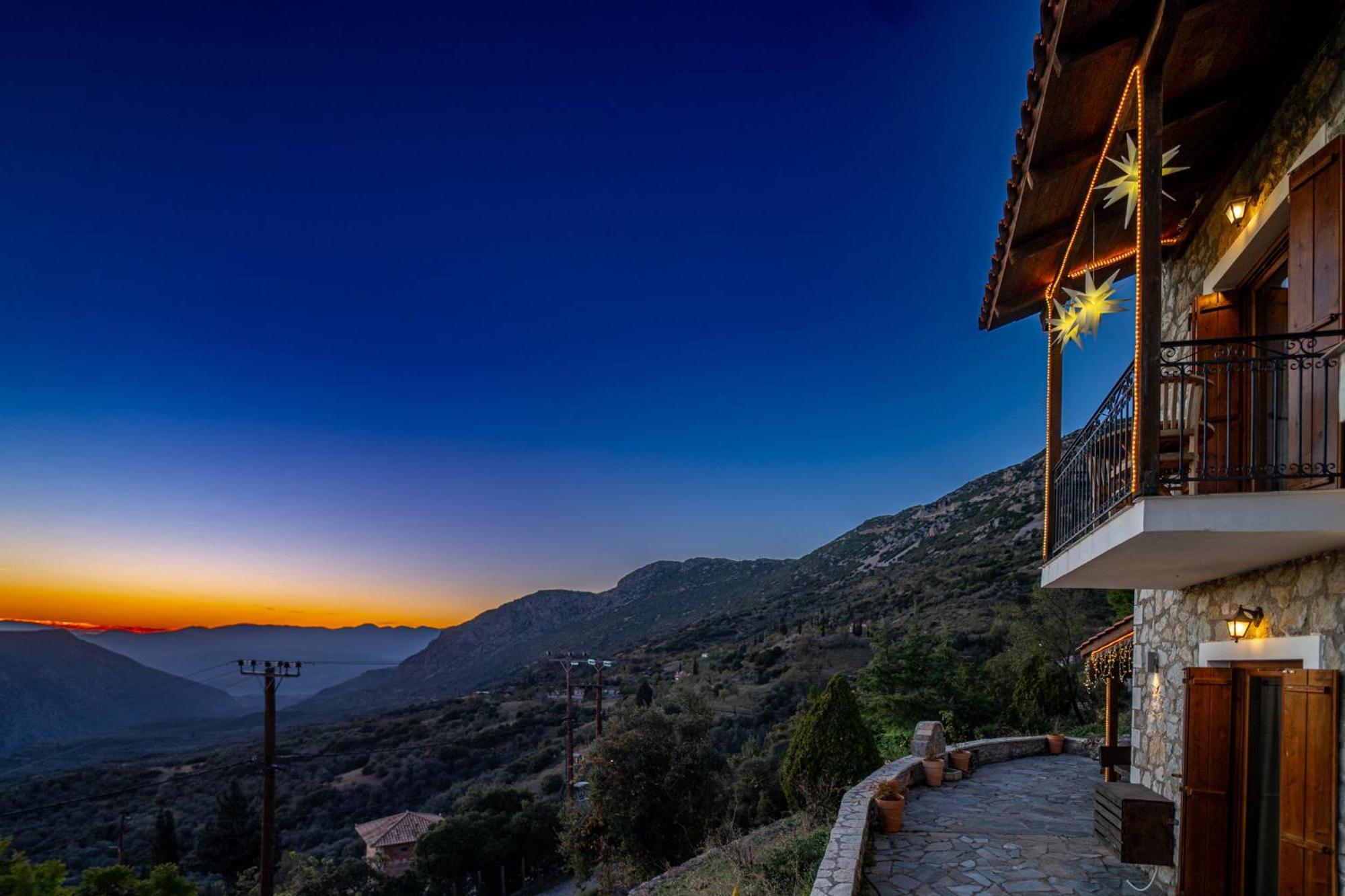 Rock Dandy Deluxe Chalet In Arachova - Delphi, Sauna, Prv Parking, Amazing View Buitenkant foto
